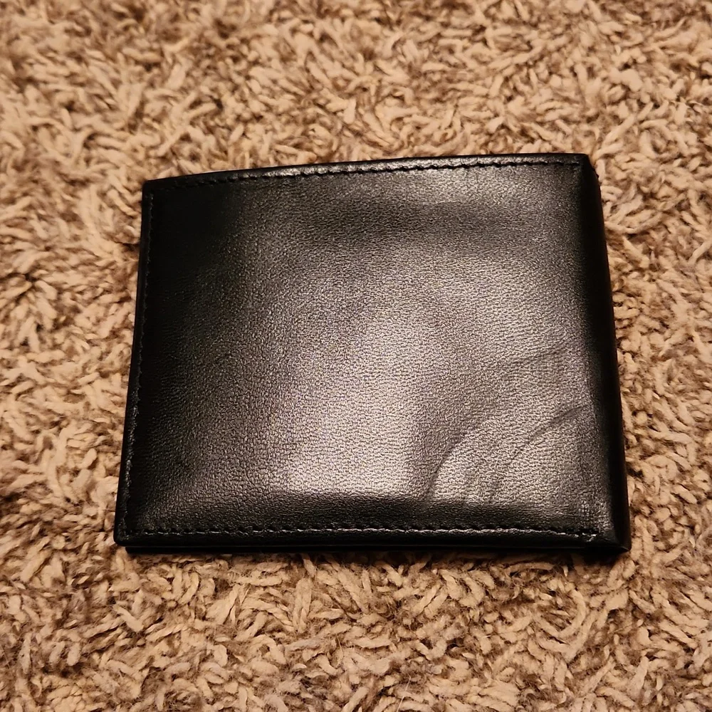 Kenneth Cole Reaction RFID Black Leather Wallet